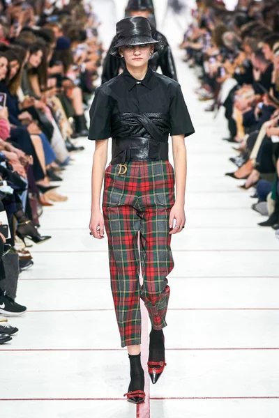 Look 8